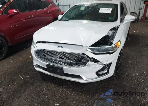 2020 Ford Fusion Titanium z USA, uszkodzony, nr VIN 3FA6P0D9XLR137939